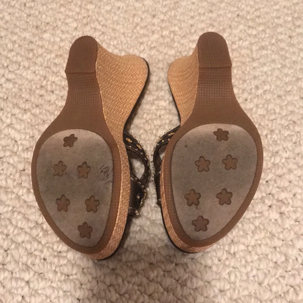 Hot Kiss Sandals - Picture 4 of 4